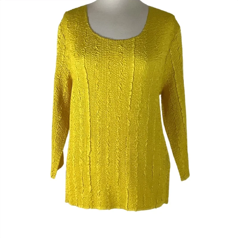 Women's Game Day 3/4 Sleeve Pullover Top In YellowPulloverform