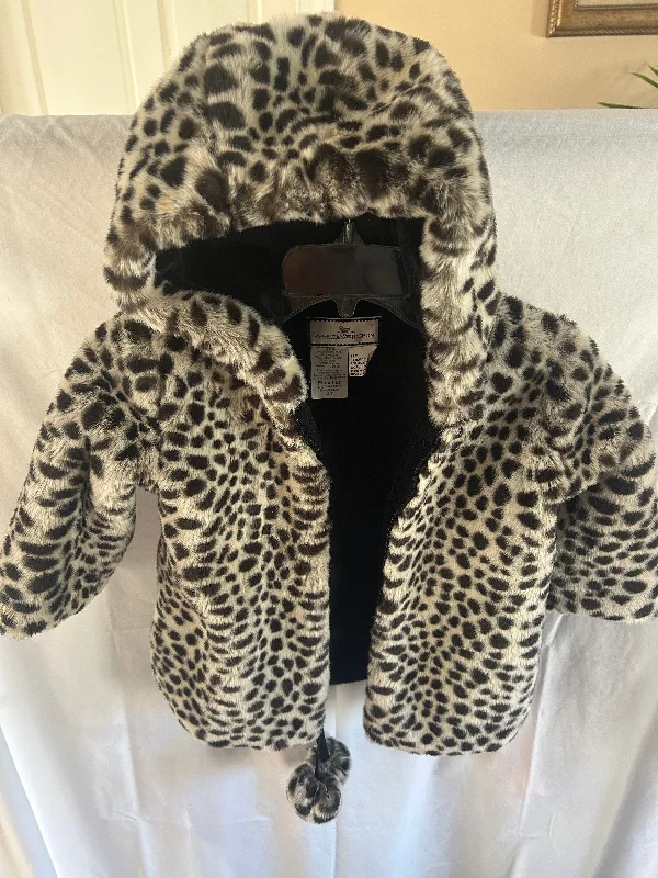 Ribbed Cuff JacketsAmerican Widgeon perfect condition Faux snow leopard fur. Black faux fur lining. Pompom zip closure 4T